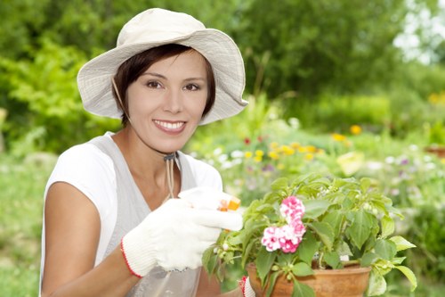 Customer booking and service agreement for gardeners